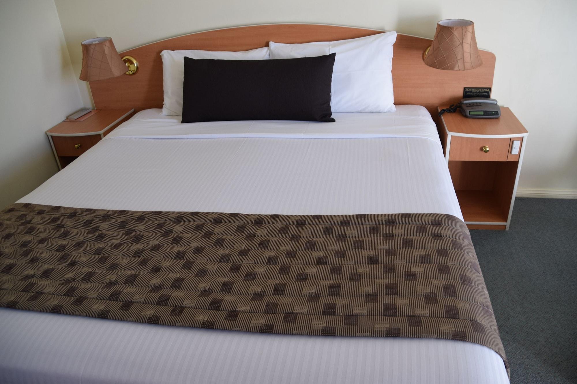 Best Western Coachman'S Inn Motel Батерст Экстерьер фото