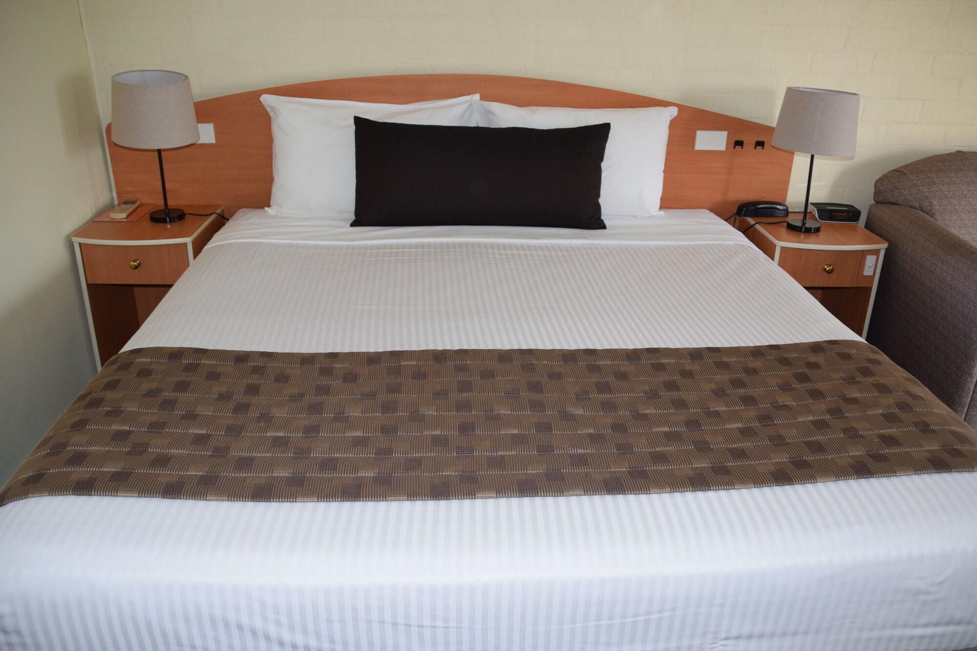 Best Western Coachman'S Inn Motel Батерст Экстерьер фото