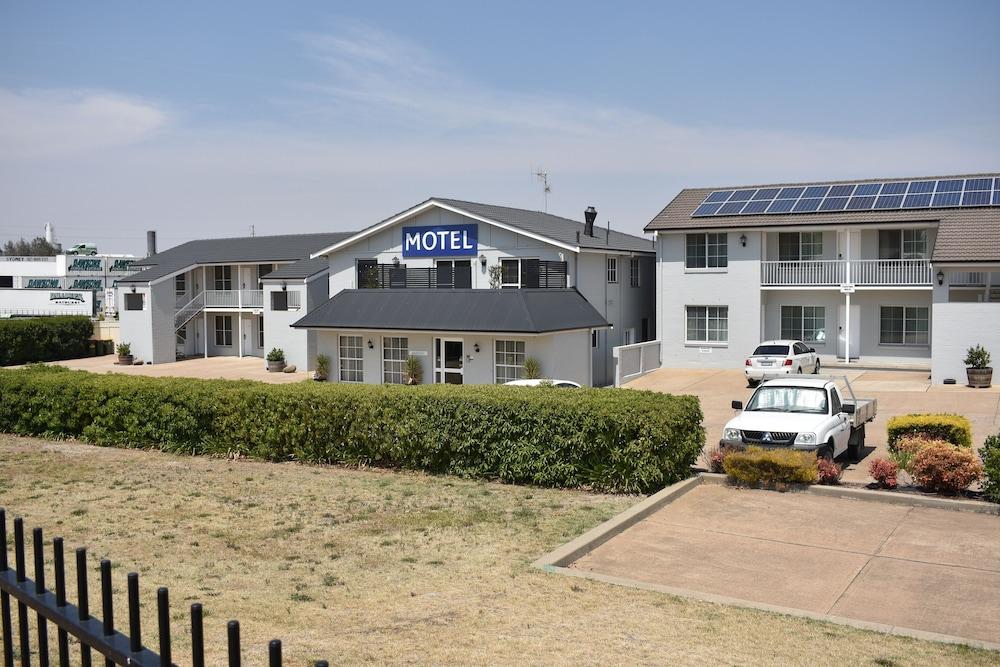 Best Western Coachman'S Inn Motel Батерст Экстерьер фото
