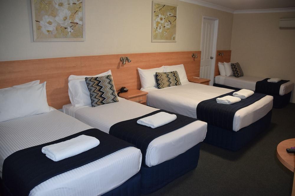 Best Western Coachman'S Inn Motel Батерст Экстерьер фото